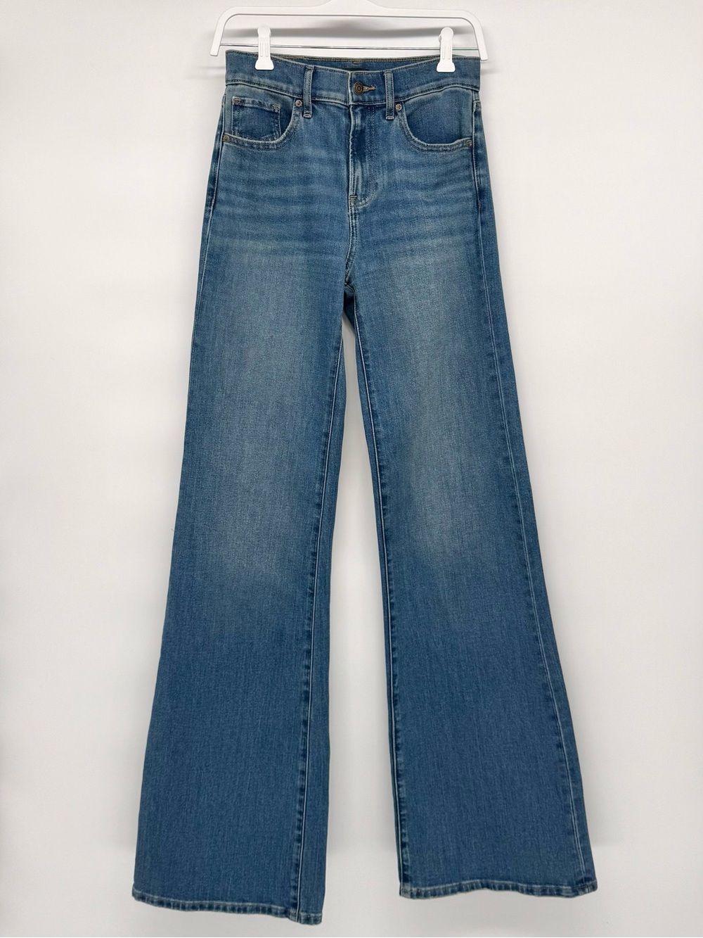 Express High Waisted Relaxed Flare Jeans 0L Medium Wash